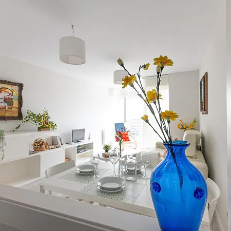 Con Vistas A La Bahia *